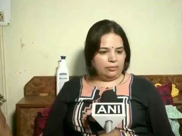 यूपी: राज्य सरकार पर बढ़ा विवेक तिवारी की पत्नी का भरोसा, नगर निगम विभाग मे इतनी सैलरी पर होगी जॉइनिंग यूपी: राज्य सरकार पर बढ़ा विवेक तिवारी की पत्नी का भरोसा, नगर निगम विभाग मे इतनी सैलरी पर होगी जॉइनिंग