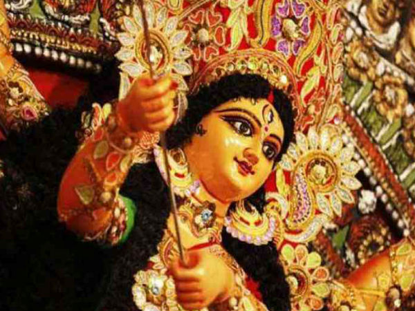 नवरात्र में मां के 9 रूपों की पूजा होती है