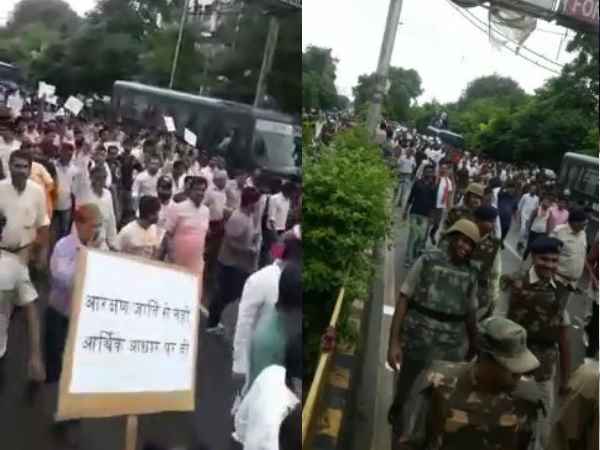 people protesting in gwalior for SC ST act people protesting in gwalior for SC ST act