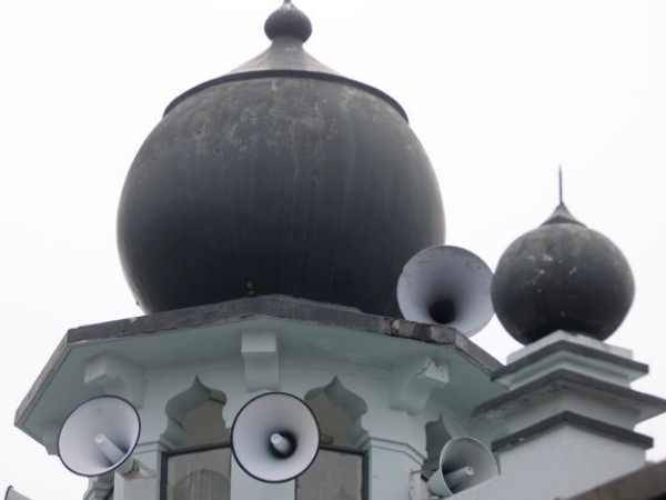 Mosque sealed in Gurugram after residents protest against loudspeaker azaan Mosque sealed in Gurugram after residents protest against loudspeaker azaan