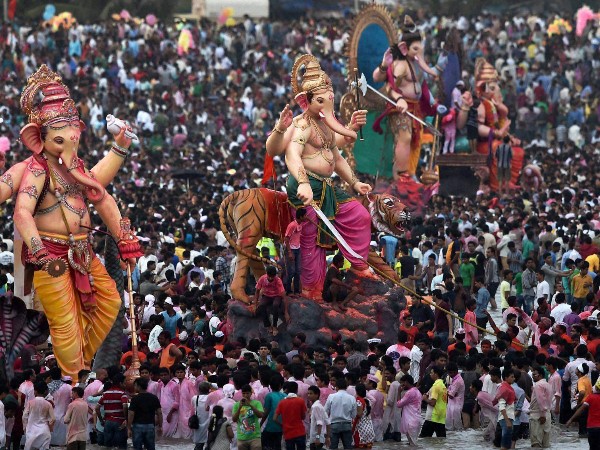 Bombay High Court Announces Complete Ban On Use Of DJ During Ganpati Visarjan Bombay High Court Announces Complete Ban On Use Of DJ During Ganpati Visarjan