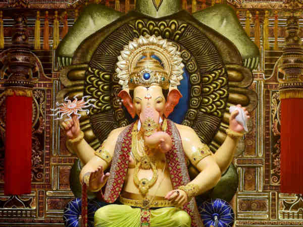 Kolhapur Muslims mark Ganesha festival with Hindu brothers in mosque Kolhapur Muslims mark Ganesha festival with Hindu brothers in mosque
