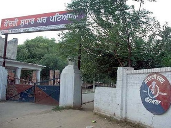 जेल के अंदर कैदियों को दी जा रही यातनाएं