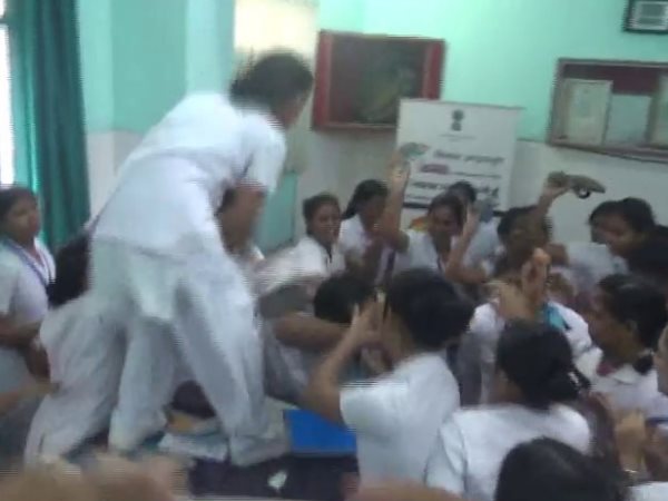 katihar doctor beaten as he was doing molestation of trainee nurses katihar doctor beaten as he was doing molestation of trainee nurses