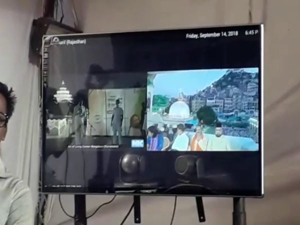PM modi connect with dargahs khadim through video conferencing on swachhata hi seva PM modi connect with dargahs khadim through video conferencing on swachhata hi seva