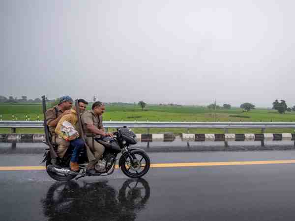 अखिलेश यादव ने अपनी इस ट्वीट के जरिए योगी सरकार पर साधा निशाना अखिलेश यादव ने अपनी इस ट्वीट के जरिए योगी सरकार पर साधा निशाना