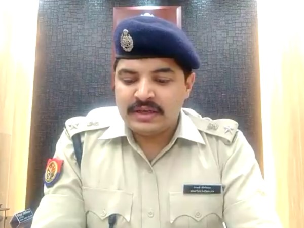 नजरबंद करने की खबरों का खंडन