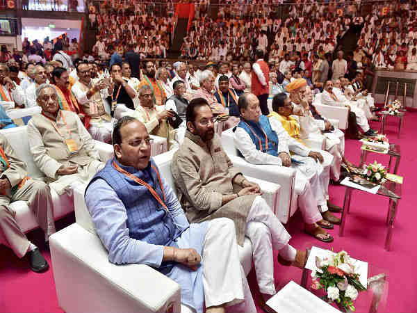 भारत माता और कमल मूलमंत्र