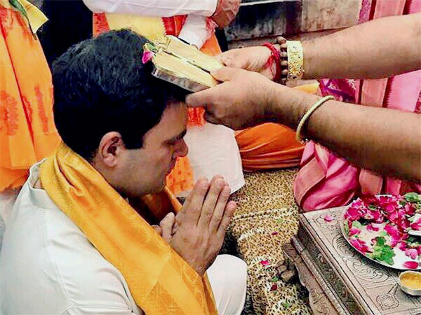 कांग्रेस की 'हिन्दू विरोधी' छवि को तोड़ने की कोशिश