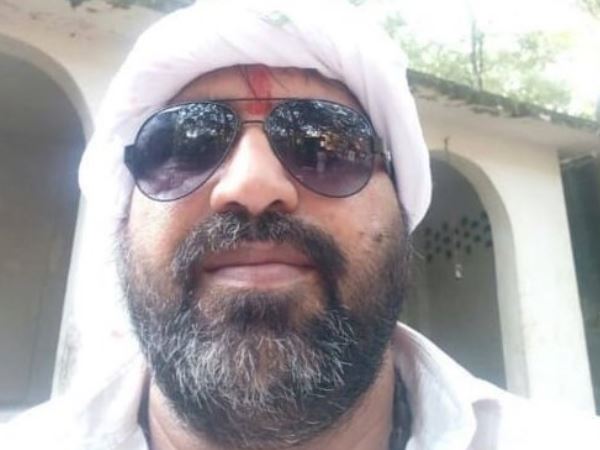 बाबा पिछले 10 सालों से अपना आश्रम चला रहा है