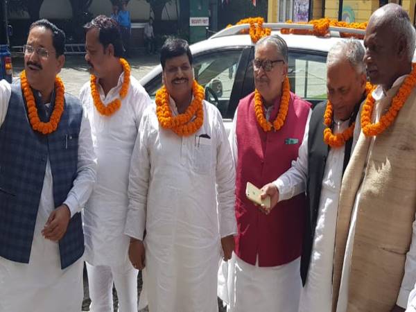 पुराने साथियों से मिलने का सिलसिला जारी...