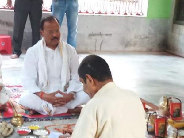 NSA Ajit Doval offers pind daan at Gaya NSA Ajit Doval offers pind daan at Gaya