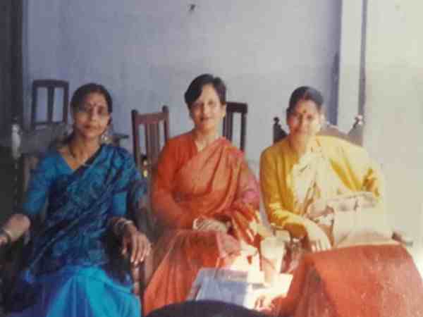 शिक्षक दिवस विशेष: इस शिक्षक को अपने मां-बाप से भी ज्यादा प्यार करती हैं छात्राएं, जानें क्यों शिक्षक दिवस विशेष: इस शिक्षक को अपने मां-बाप से भी ज्यादा प्यार करती हैं छात्राएं, जानें क्यों