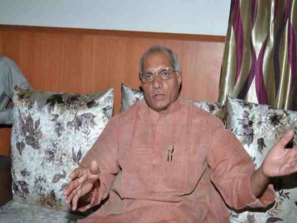 यूपी: लघु एवं सिंचाई विभाग मंत्री धर्मपाल ने अखिलेश यादव को नसीहत देते उनपर साधा निशाना यूपी: लघु एवं सिंचाई विभाग मंत्री धर्मपाल ने अखिलेश यादव को नसीहत देते उनपर साधा निशाना
