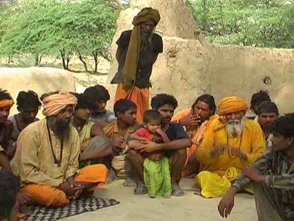 यूपी: आपने लोकतांत्रिक कोर्ट तो बहुत देखें, पर क्या देखा है कभी सपेरों का कोर्ट यूपी: आपने लोकतांत्रिक कोर्ट तो बहुत देखें, पर क्या देखा है कभी सपेरों का कोर्ट