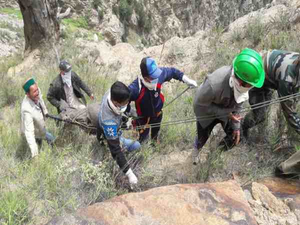 हिमाचल प्रदेश: दो अलग-अलग सड़क हादसे में गई 5 की जान, प्रशासन ने किया मुआवजे का ऐलान हिमाचल प्रदेश: दो अलग-अलग सड़क हादसे में गई 5 की जान, प्रशासन ने किया मुआवजे का ऐलान