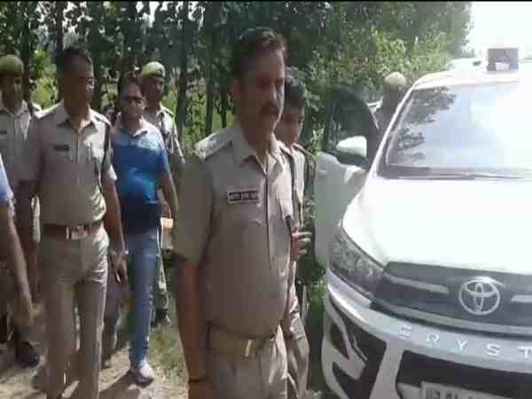 यूपी: साधू समेत पति-पत्नी की हत्या से इलाके में मचा हड़कंप, हत्या के तार जोड़ने में जुटी पुलिस यूपी: साधू समेत पति-पत्नी की हत्या से इलाके में मचा हड़कंप, हत्या के तार जोड़ने में जुटी पुलिस