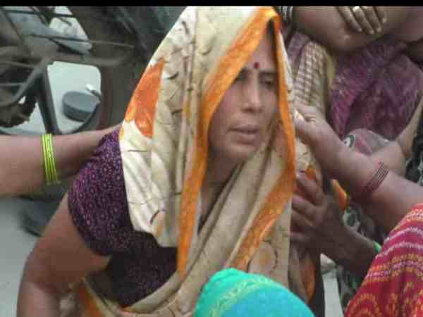 यूपी: एक भाई ने मरकर अपने भाई को किया नेत्रदान, आखिरी इच्छा पर प्रशासन ने नहीं दिया ध्यान यूपी: एक भाई ने मरकर अपने भाई को किया नेत्रदान, आखिरी इच्छा पर प्रशासन ने नहीं दिया ध्यान
