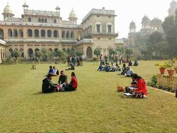 इलाहाबाद विश्वविद्यालय में रैगिंग के आरोप में बीटेक के 5 छात्र निलंबित, प्रशासन ने मांगा जवाब इलाहाबाद विश्वविद्यालय में रैगिंग के आरोप में बीटेक के 5 छात्र निलंबित, प्रशासन ने मांगा जवाब