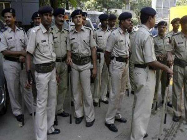 Communal tension in Meerut after die couple from 2 different religions due to consuming poison Communal tension in Meerut after die couple from 2 different religions due to consuming poison