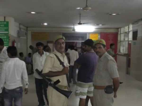 Two persons dead in cross-firing in Varanasi Two persons dead in cross-firing in Varanasi
