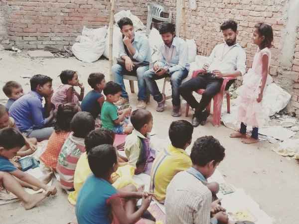 समाज से जोड़ना है मकसद