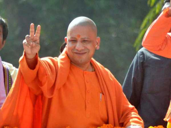 Akhilesh yadav comment on Yogi government for changing the picture in laptop Akhilesh yadav comment on Yogi government for changing the picture in laptop