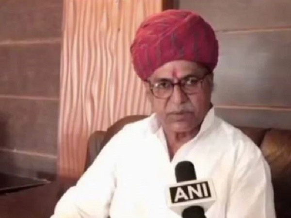 खेतासर ने किया अपना बचाव