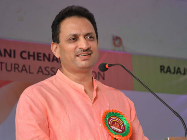 हम समाज सेवा करने नहीं आए हैं