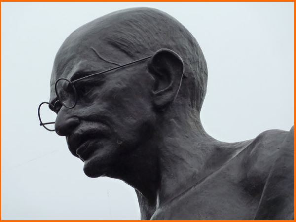 Mahatma Gandhi Mahatma Gandhi