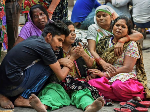 बच्चे की जान बचा की उसकी देखभाल