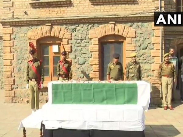 J&K: सुरक्षा में तैनात जवान पर ग्रेनेड अटैक, शहीद J&K: सुरक्षा में तैनात जवान पर ग्रेनेड अटैक, शहीद