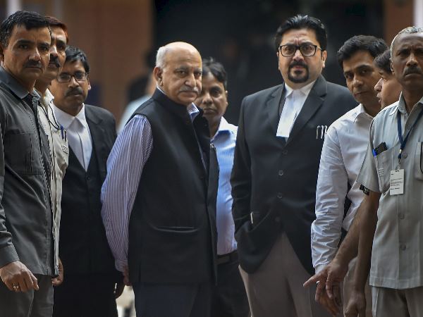 एमजे अकबर ने आरोपों को गलत बताया