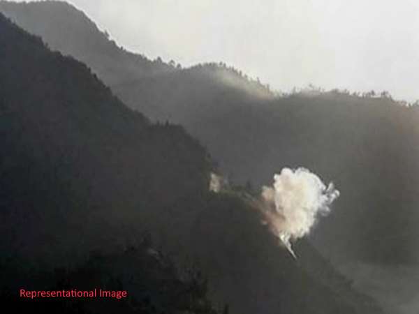 J&K: सीजफायर उल्लंघन के बाद सेना के हेडक्वार्टर में धमाका J&K: सीजफायर उल्लंघन के बाद सेना के हेडक्वार्टर में धमाका
