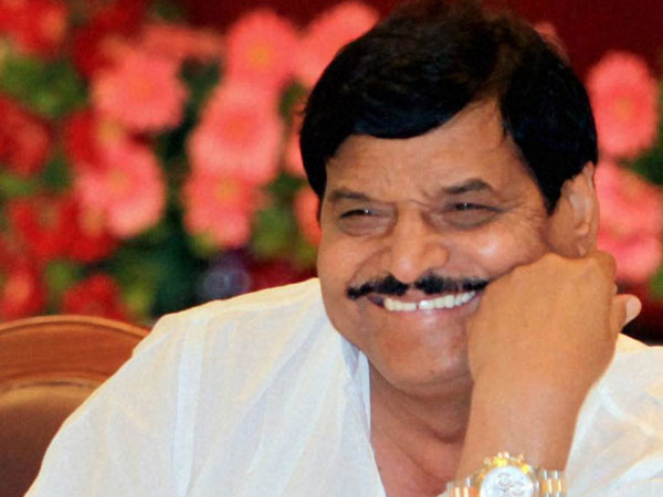 अखिलेश के मंच पर दिखे मुलायम तब से बदल गए शिवपाल के तेवर