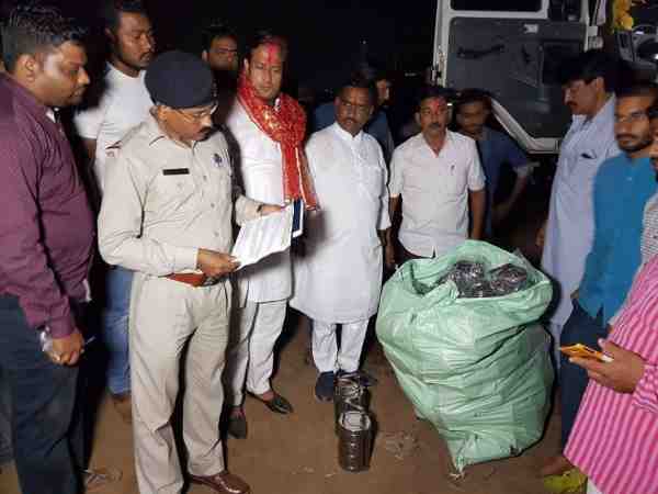 congress accused the BJP when thousands of tiffins found in truck in chhattisgarh congress accused the BJP when thousands of tiffins found in truck in chhattisgarh