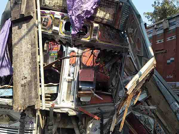 three people died in road accident in amethi three people died in road accident in amethi