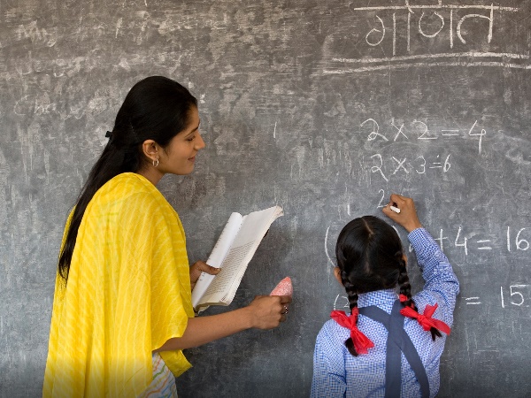 आवेदन शुल्क और चयन प्रक्रिया