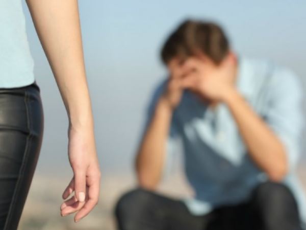 स्पर्म डोनर की मदद लेने के पीछे पत्नी ने घुमाकर यूं पकड़ा कान