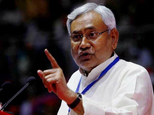 आरक्षण के मुद्दे पर नाराज था चप्पल फेंकने वाला युवक