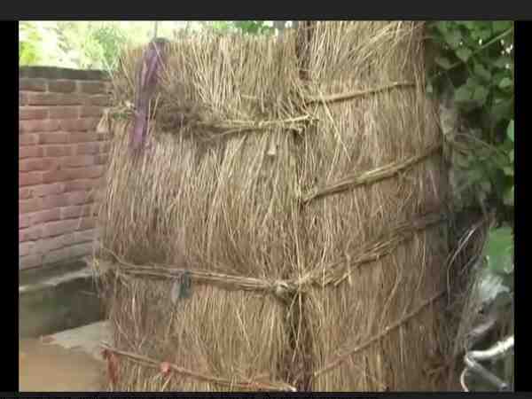 husband gifted toilet to his wife on karwa chauth husband gifted toilet to his wife on karwa chauth