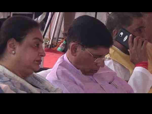 mla were sleeping during rajnath singh speech in bhimrao university mla were sleeping during rajnath singh speech in bhimrao university