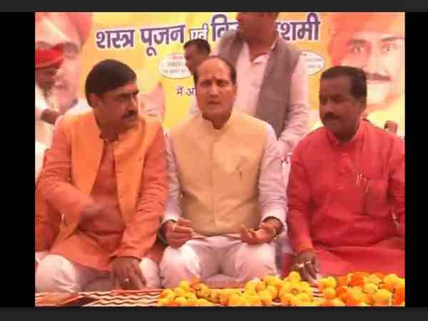 up minister suresh rana accused samajwadi party for his jail term in farrukhabad up minister suresh rana accused samajwadi party for his jail term in farrukhabad