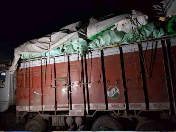 congress accused the BJP when thousands of tiffins found in truck in chhattisgarh congress accused the BJP when thousands of tiffins found in truck in chhattisgarh