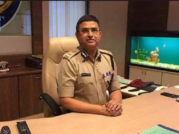उन्होंने अस्थाना की एप्रेजल रिपोर्ट पर वर्मा की टिप्पणी के संबंध में बातचीत की