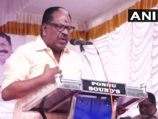 सबरीमाला मामले में इस एक्टर ने दिया विवादित बयान, कहा- मंदिर में घुसने वाली महिलाओं के दो टुकड़े कर देना चाहिए सबरीमाला मामले में इस एक्टर ने दिया विवादित बयान, कहा- मंदिर में घुसने वाली महिलाओं के दो टुकड़े कर देना चाहिए
