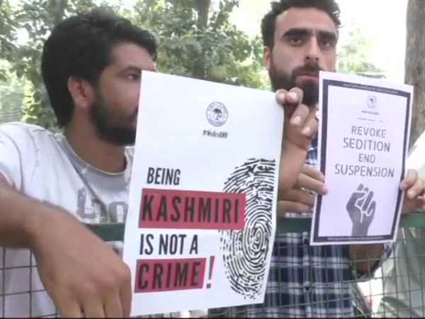 Kashmiri students protest in Aligarh Kashmiri students protest in Aligarh