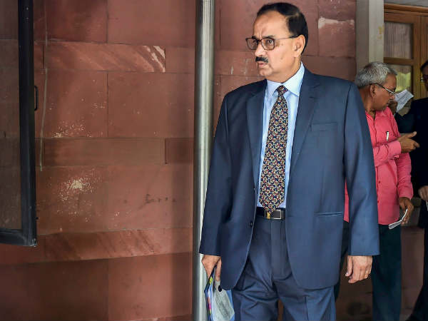 कोर्ट की कार्यवाही पर लगी थी वर्मा की निगाहें