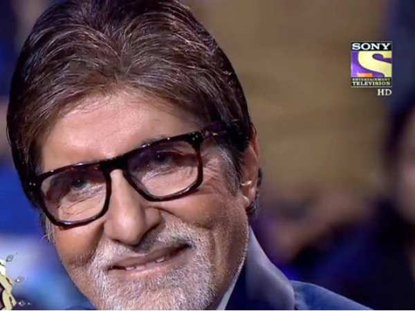 तालियों की गूंज के बीच आई एक महिला की आवाज और रो पड़े अमिताभ बच्चन