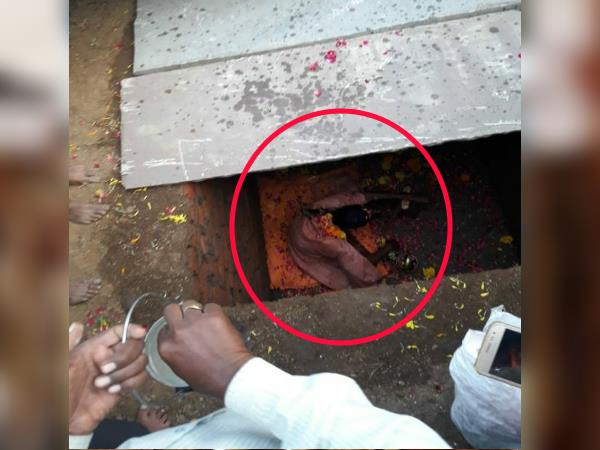 ajmer bhilwara devotee of maa durga gets himself alive in tomb after 16 hours police bring him out and sent him Jail ajmer bhilwara devotee of maa durga gets himself alive in tomb after 16 hours police bring him out and sent him Jail